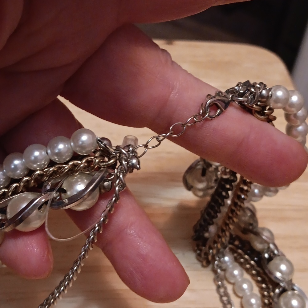 The Limited Faux Pearl & Chain Necklace NWOT - Picture 5 of 6